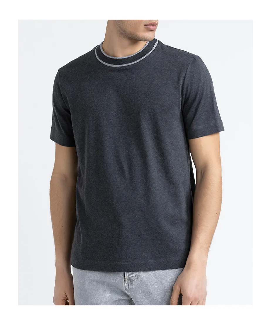 Contrasting-Collar T-Shirt