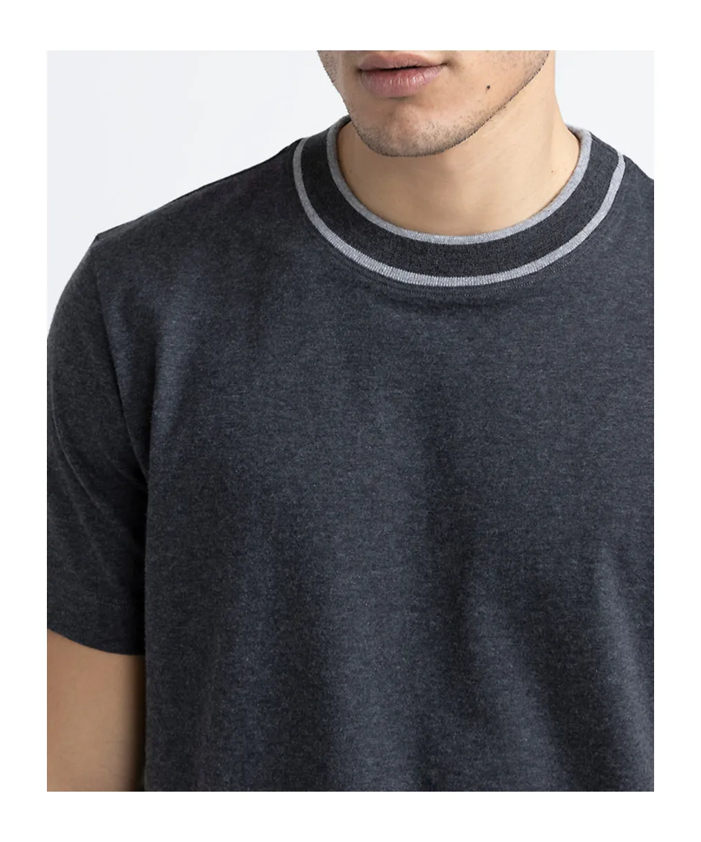 Contrasting-Collar T-Shirt