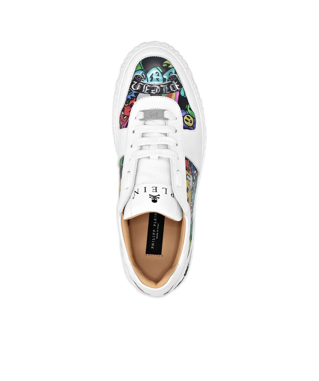 Lo-Top Sneakers