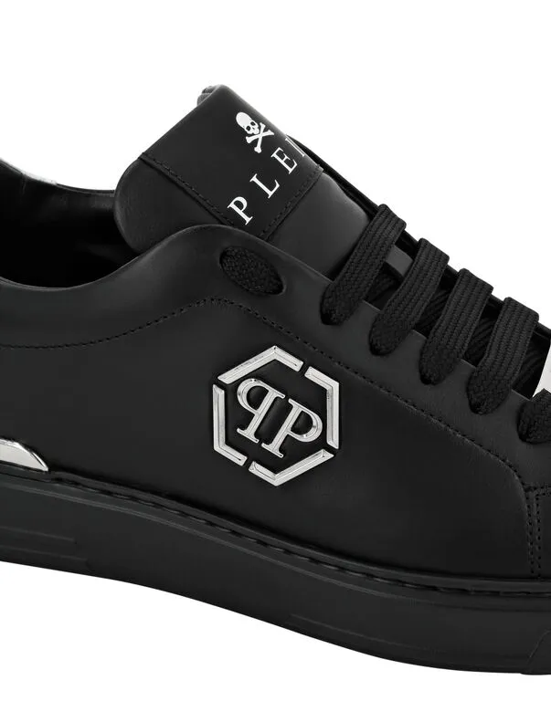 Hexagon Lo-Top Sneakers