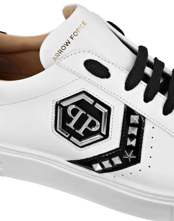 Round-Head Sneakers
