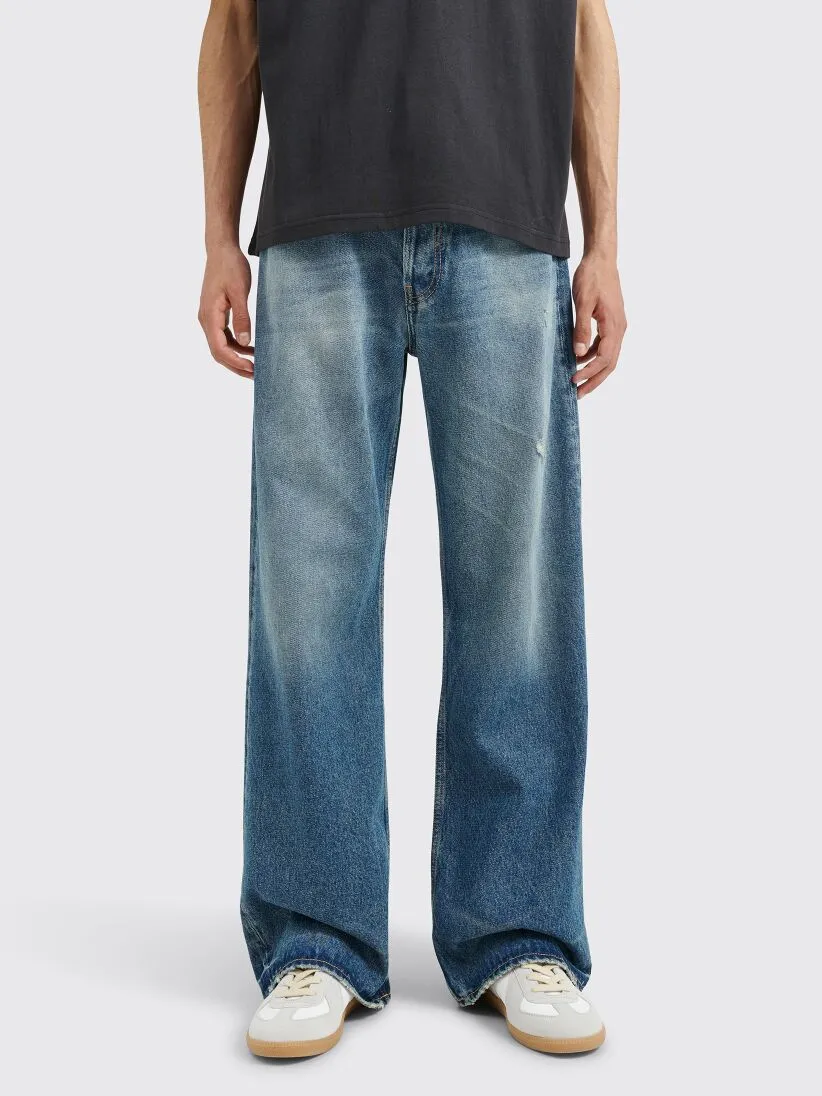 2021M Straight-Leg Loose-Fit Jeans