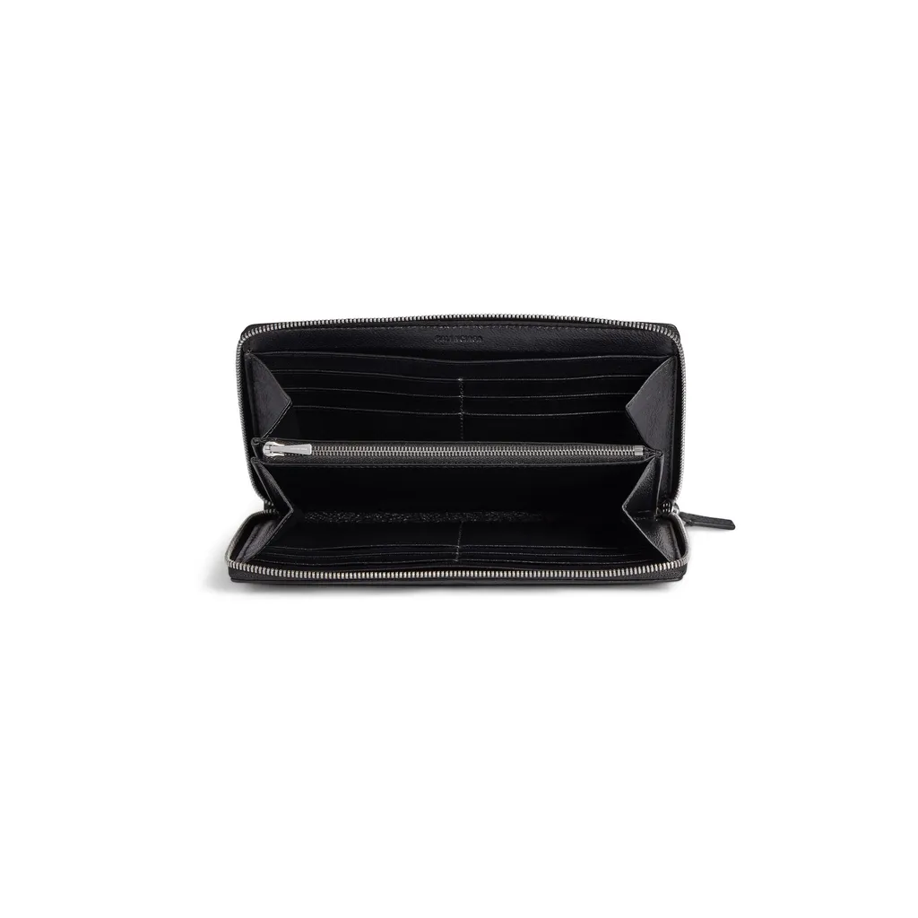 Credit Continental Zip Wallet