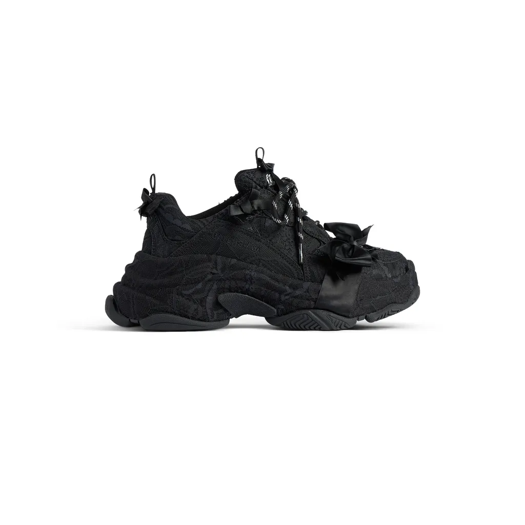Triple S Lace Sneaker