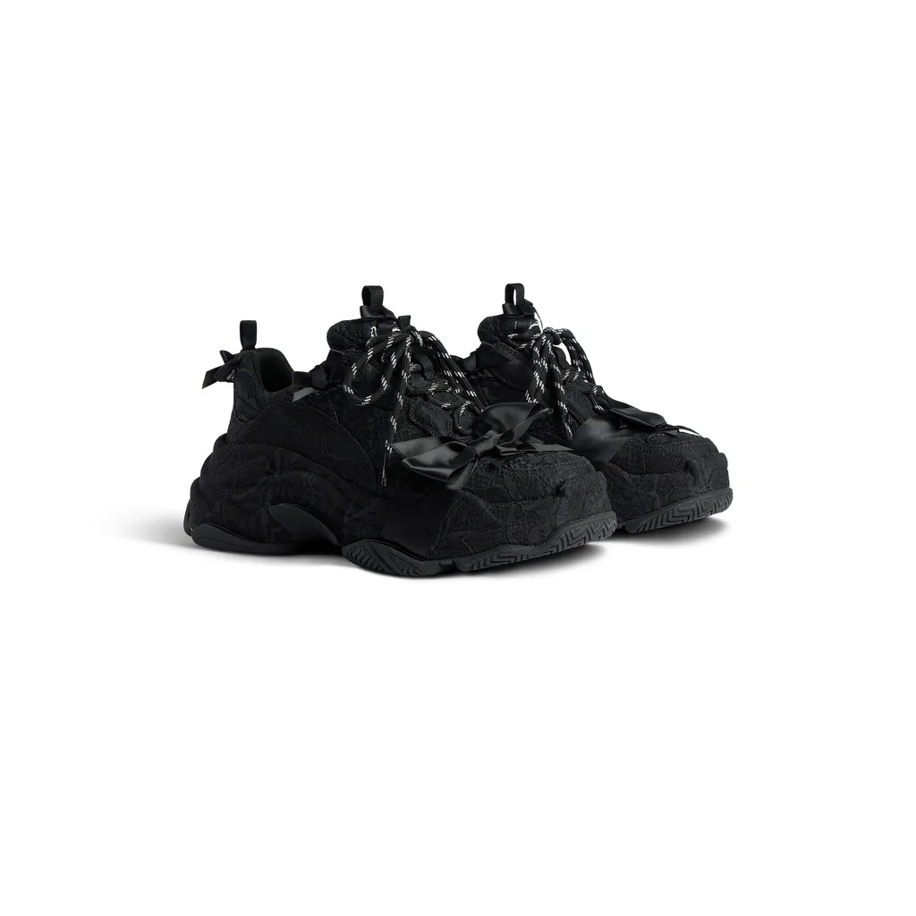 Triple S Lace Sneaker