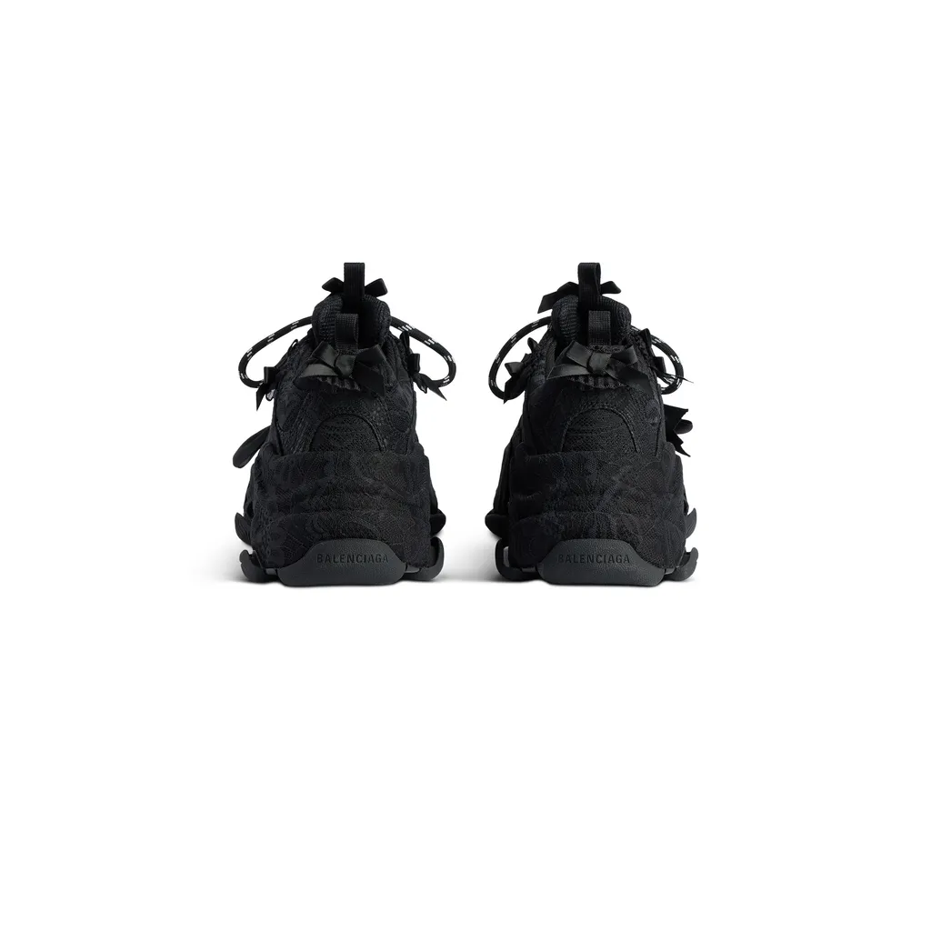 Triple S Lace Sneaker