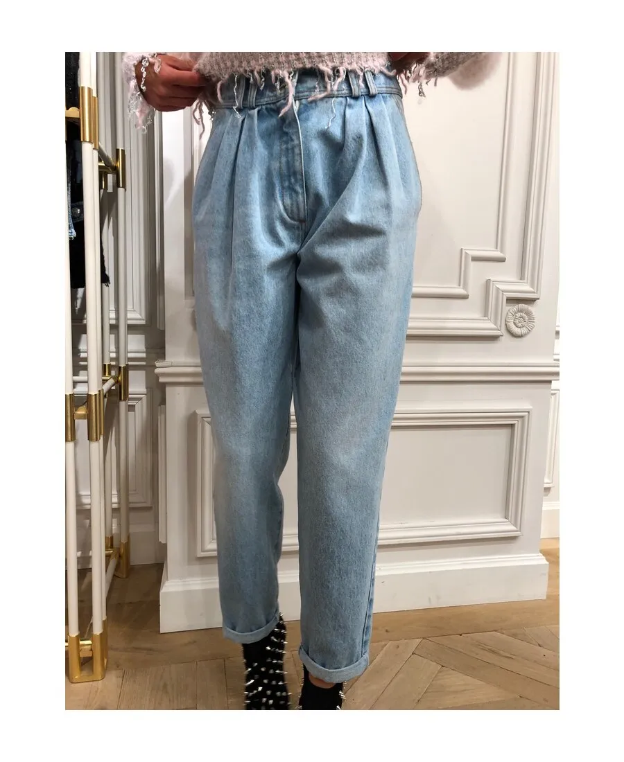 Pleated Tapered Jeans
