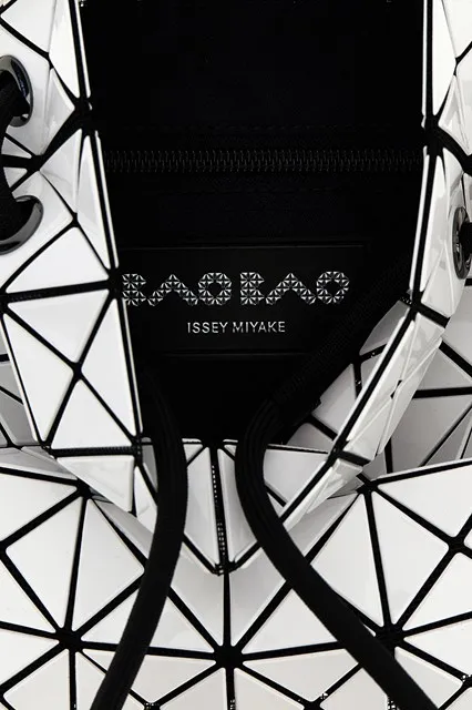 Geometric Drawstring Bucket Bag
