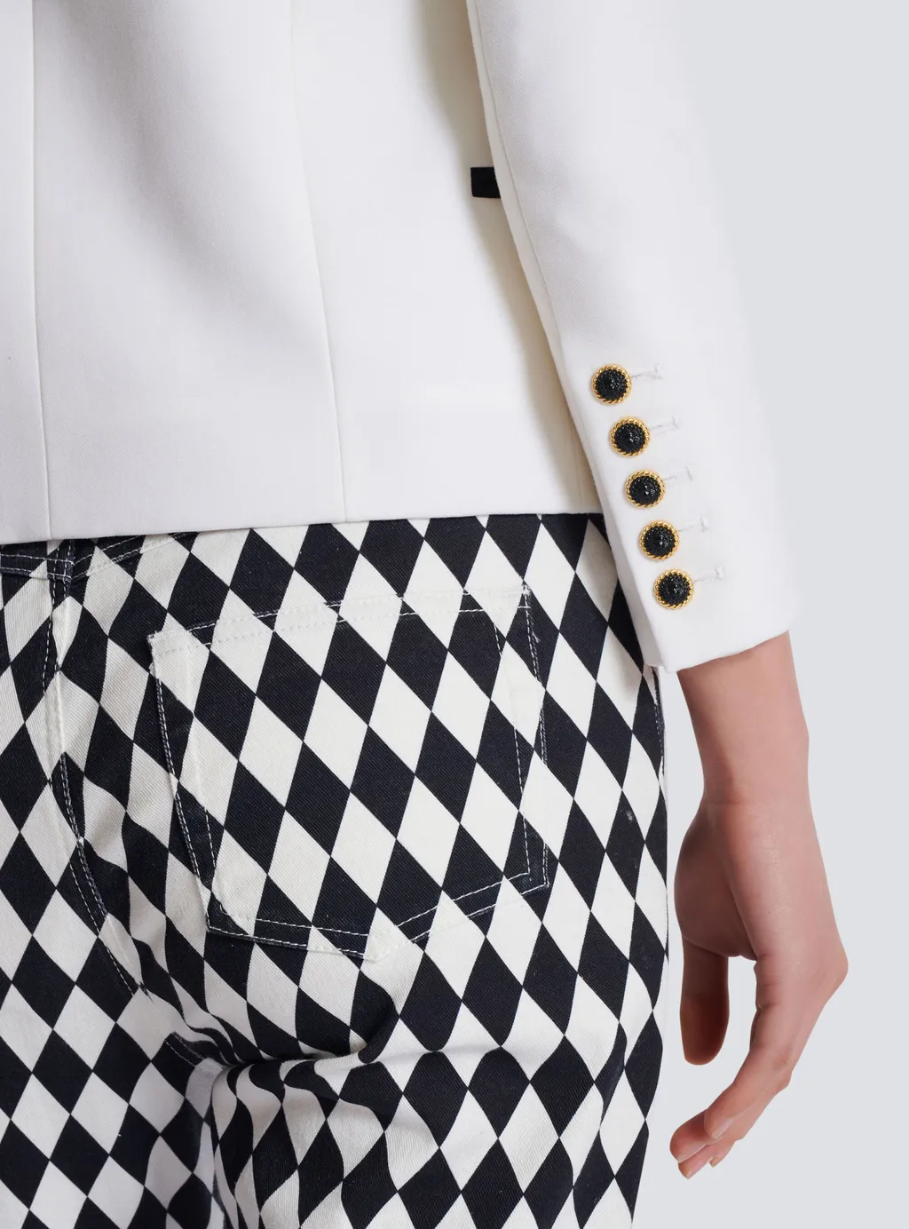 Two-Tone Edge-To-Edge Jacket With 6 Buttons