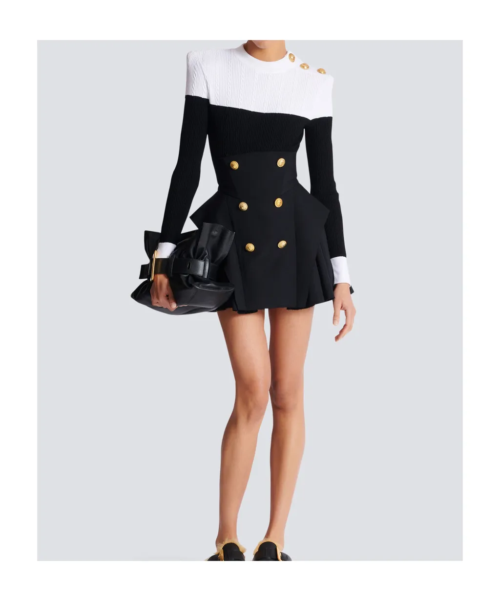 Long-Sleeved Two-Tone Knit Top