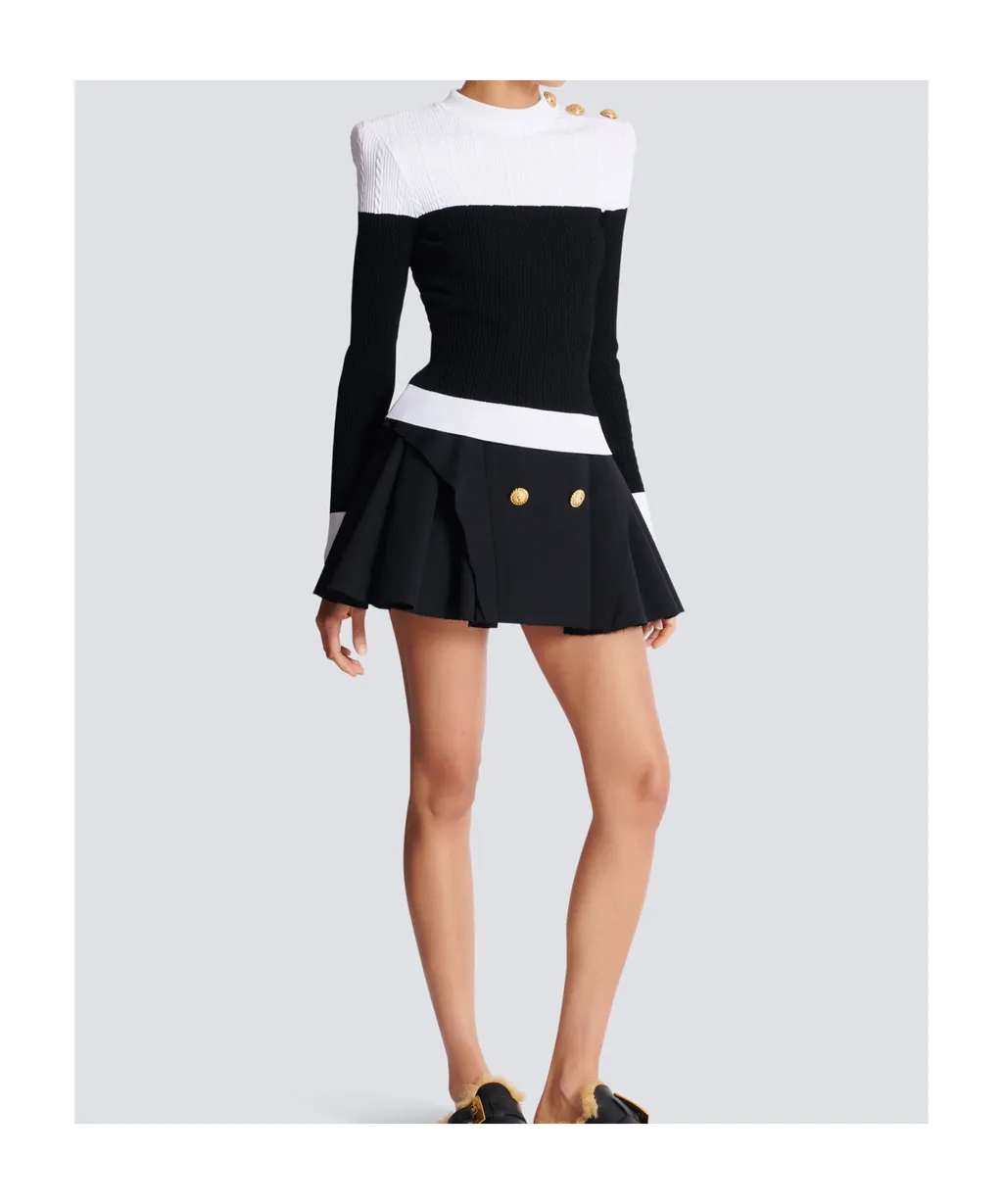 Long-Sleeved Two-Tone Knit Top
