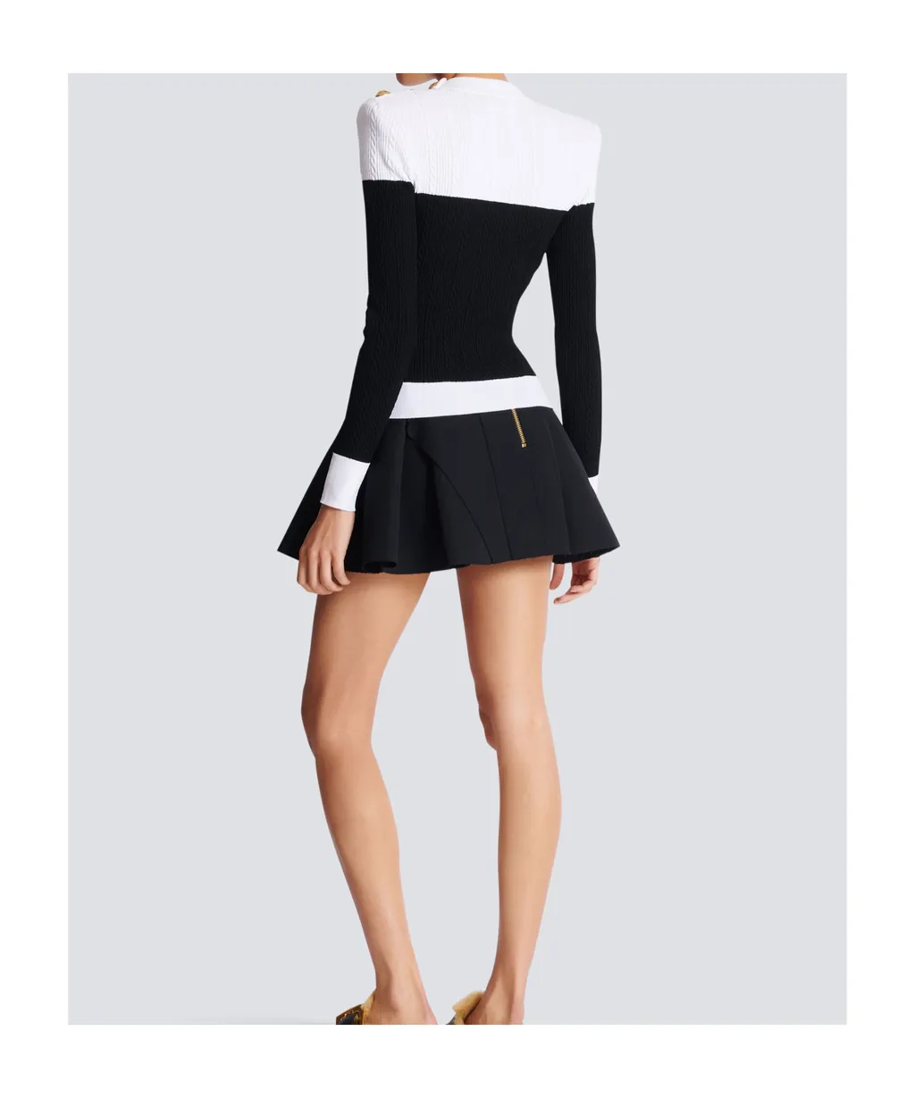 Long-Sleeved Two-Tone Knit Top