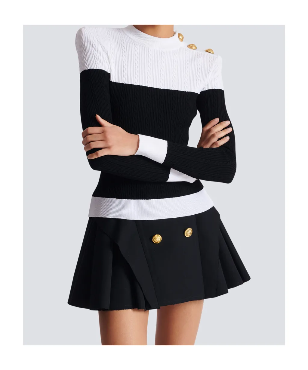 Long-Sleeved Two-Tone Knit Top