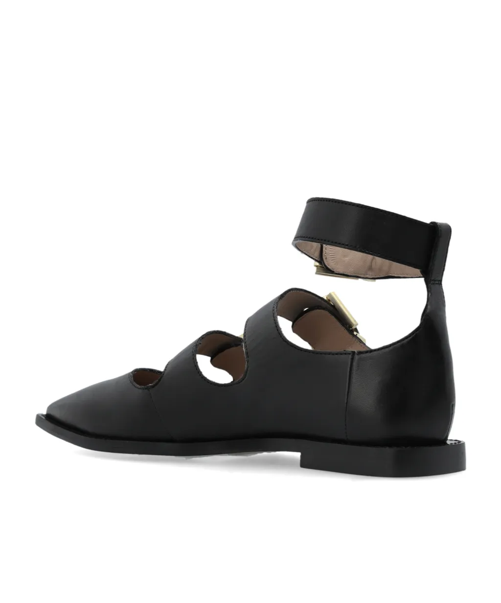 Buckle Detail Flat Shoes