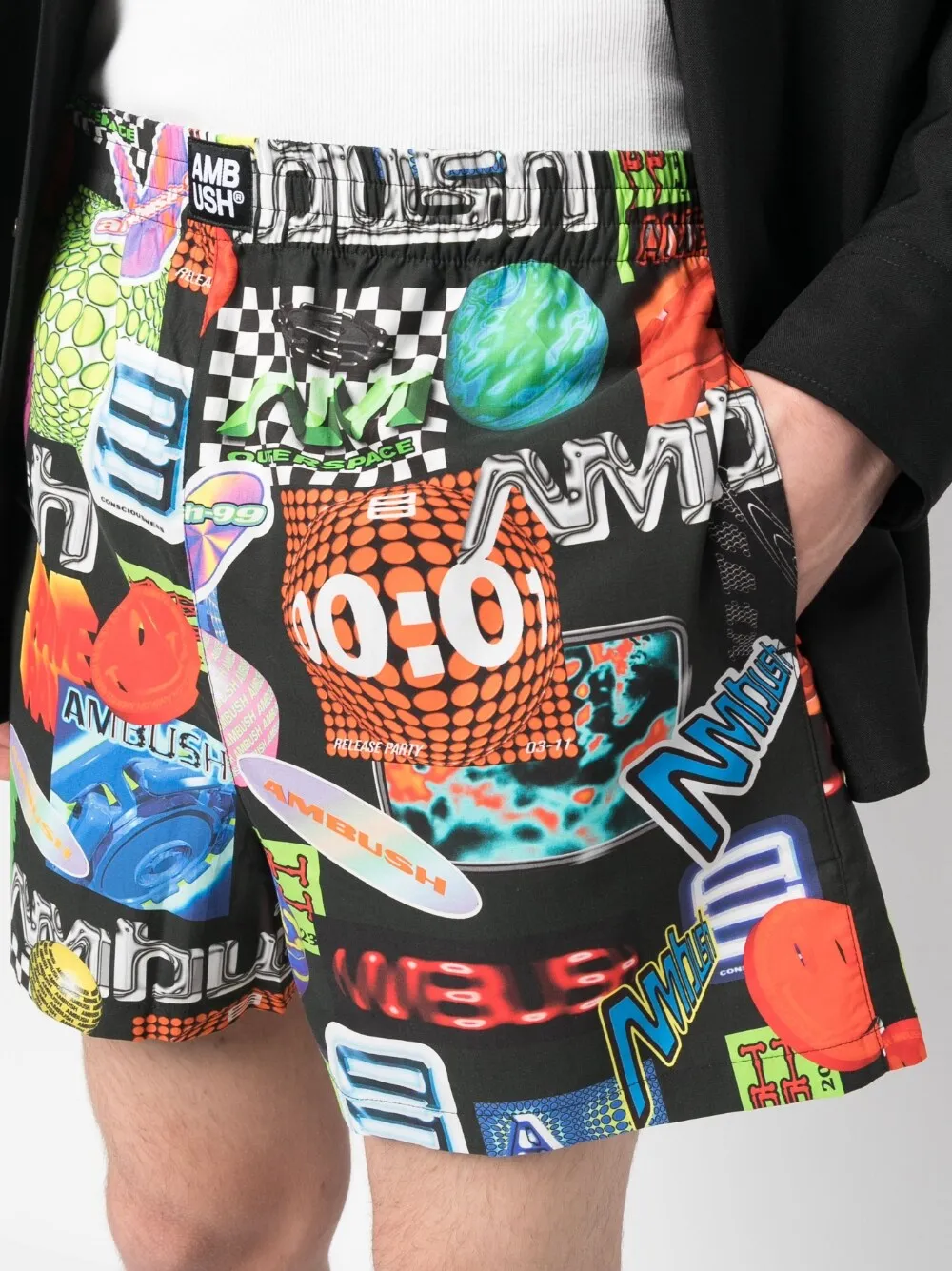 Graphic-Print Elasticated-Waistband Shorts