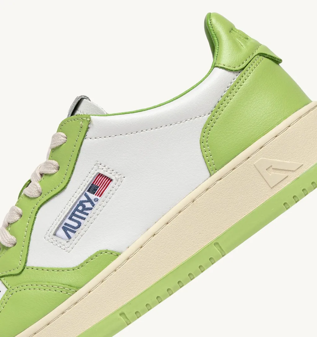 Medalist Low-Top Seakers