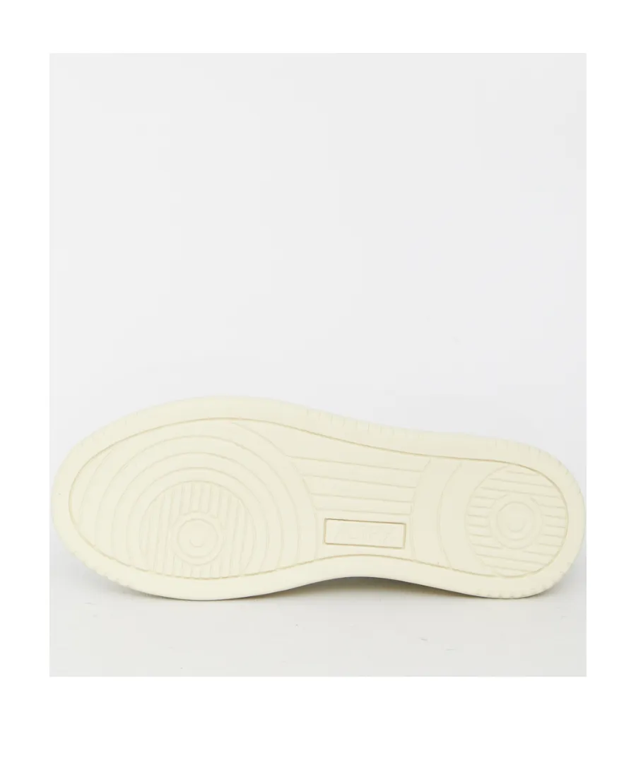 Medalist Low-Top Sneakers