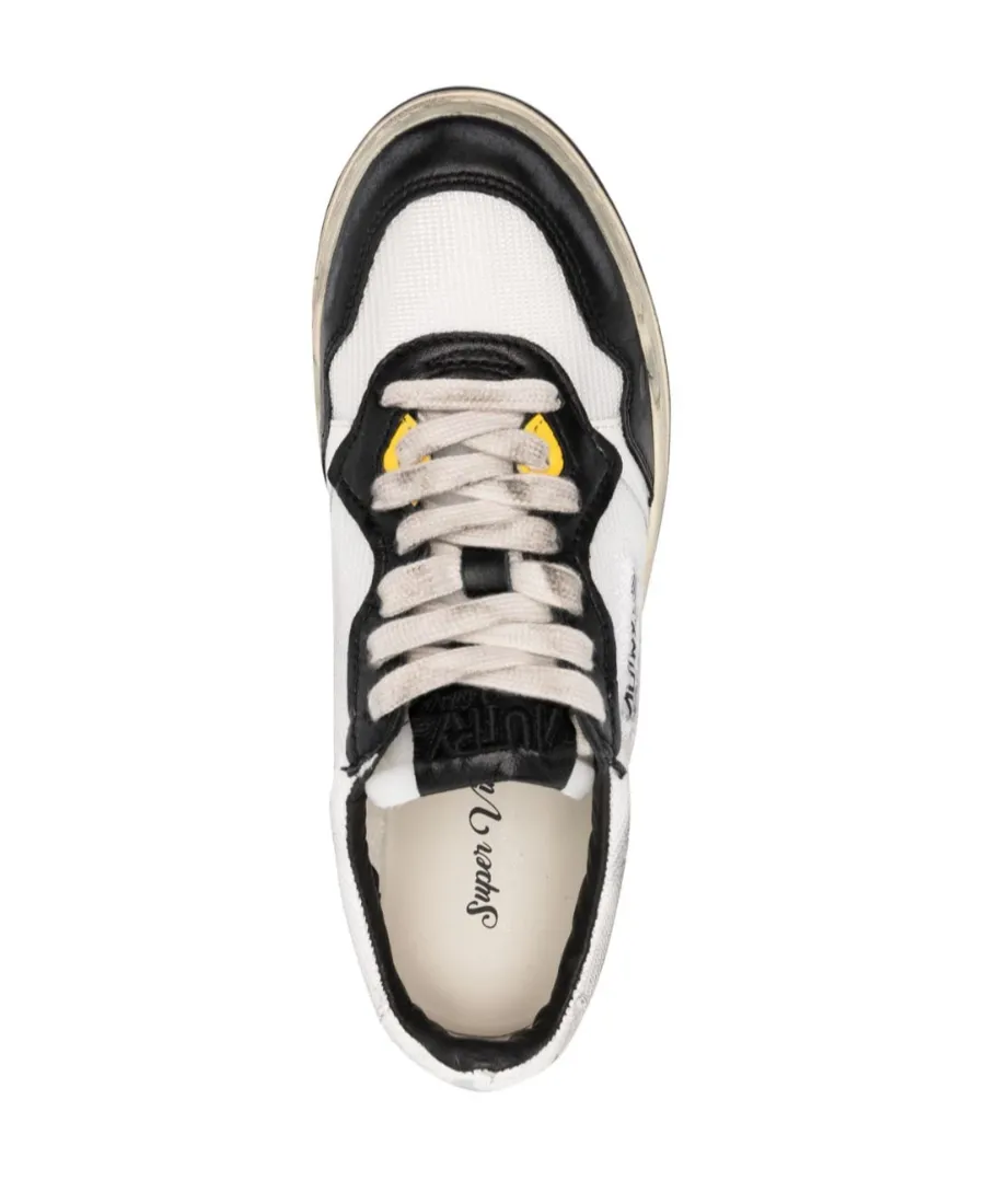 Medalist Low-Top Sneakers