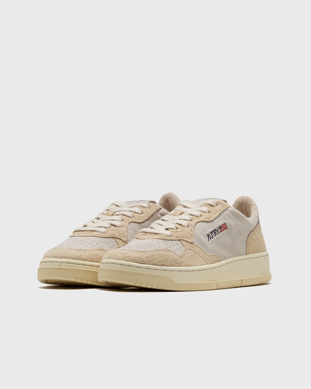 Medalist Low-Top Sneakers