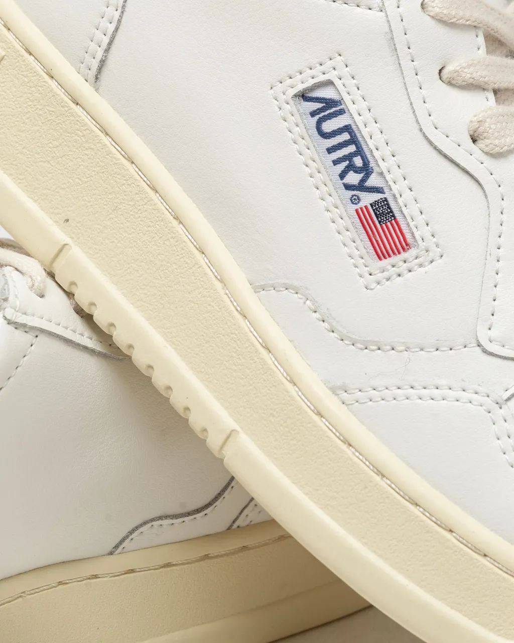 Dallas Low-Top Sneakers