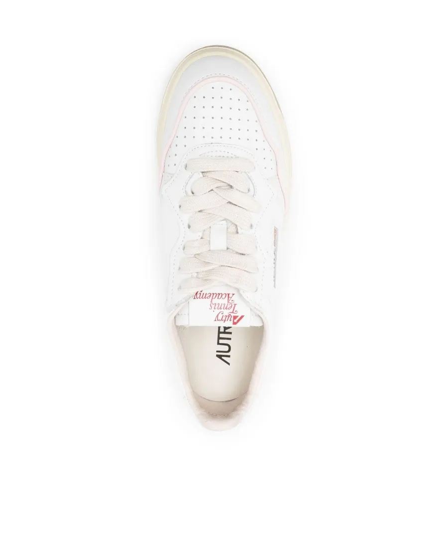 Low-Top Sports Shoes
