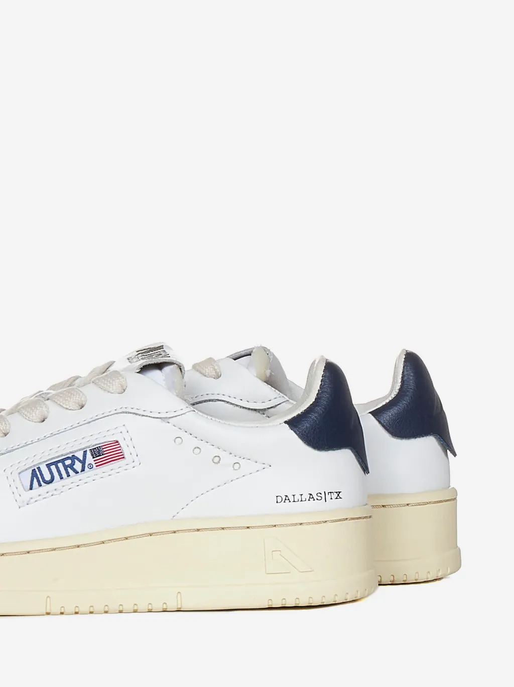 Dallas Round Toe Sneakers