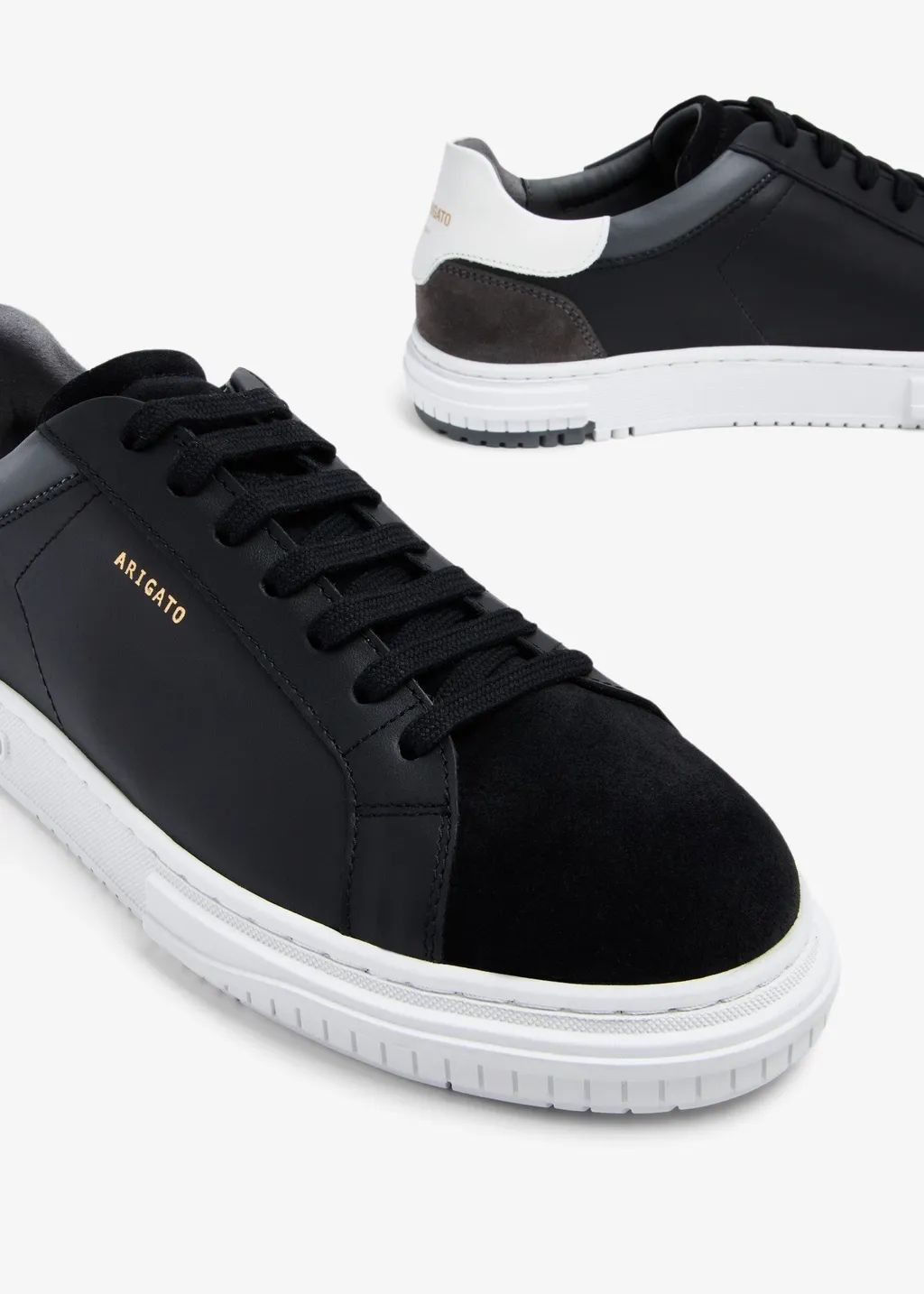Round Head Low Top Sneakers