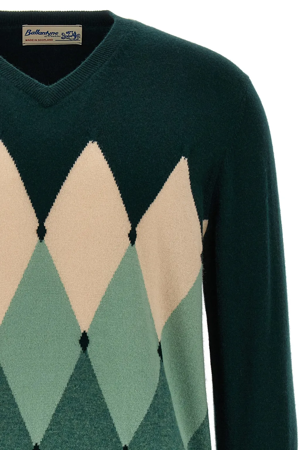 Diamond Pattern V-Neck Jumper