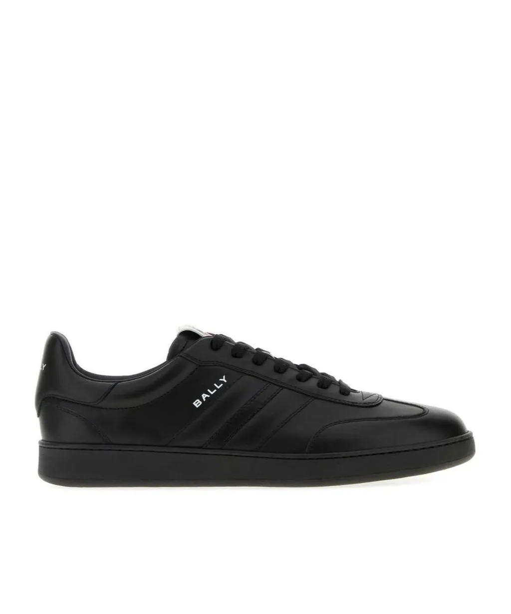 Retro Crest Lace-Up Sneakers