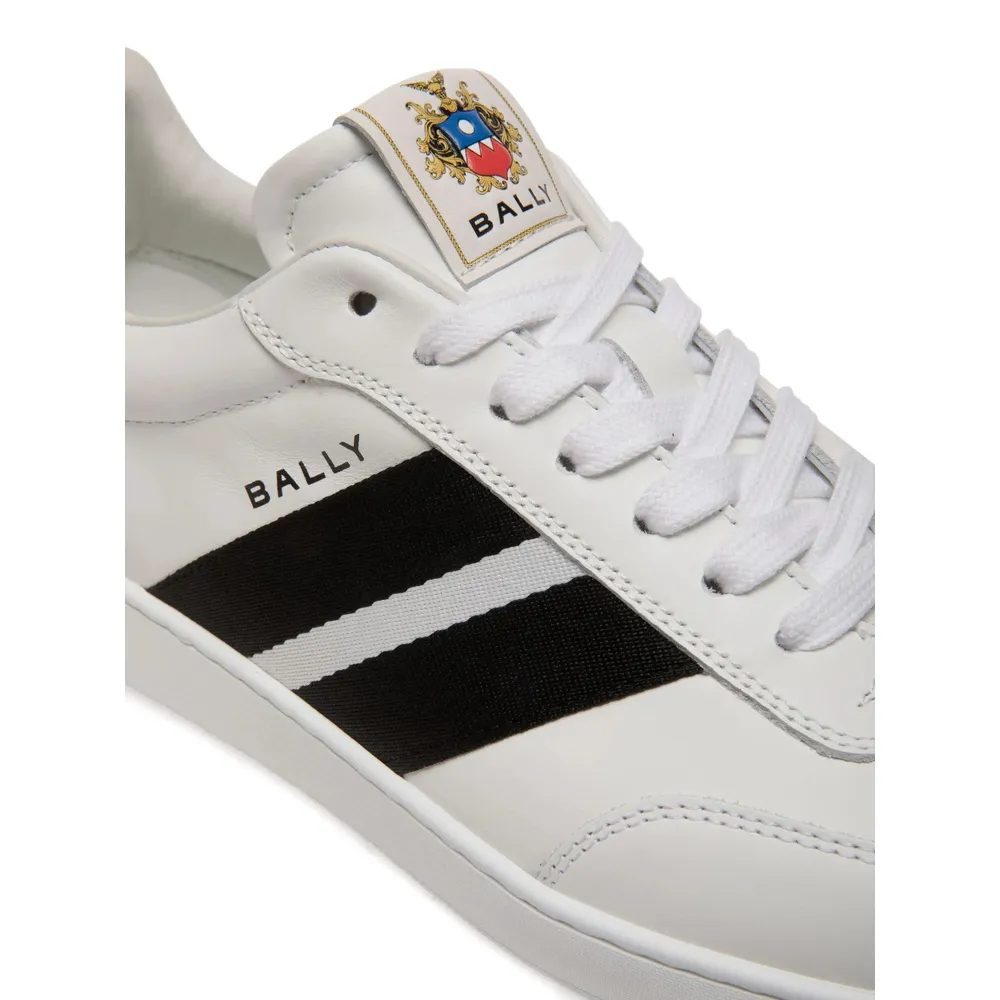 Round Toe Sneakers