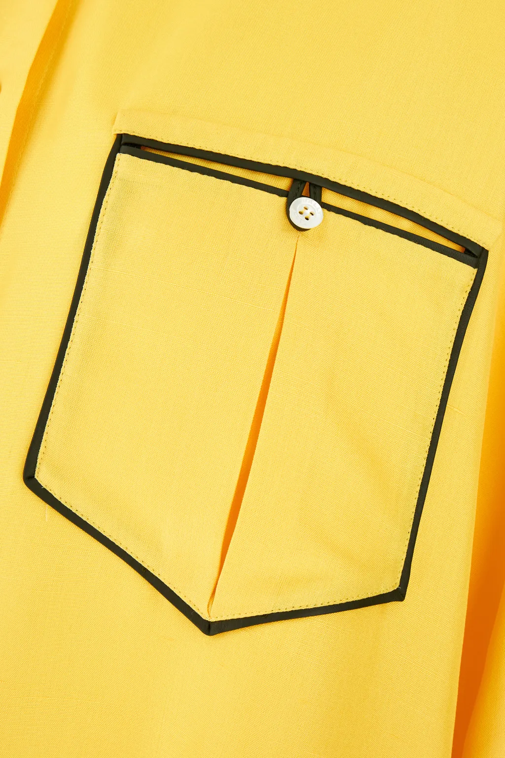 Buttoned Long-Sleeved Shirt