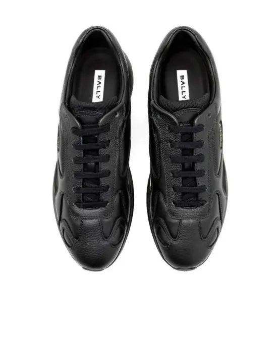 Outline Sneaker