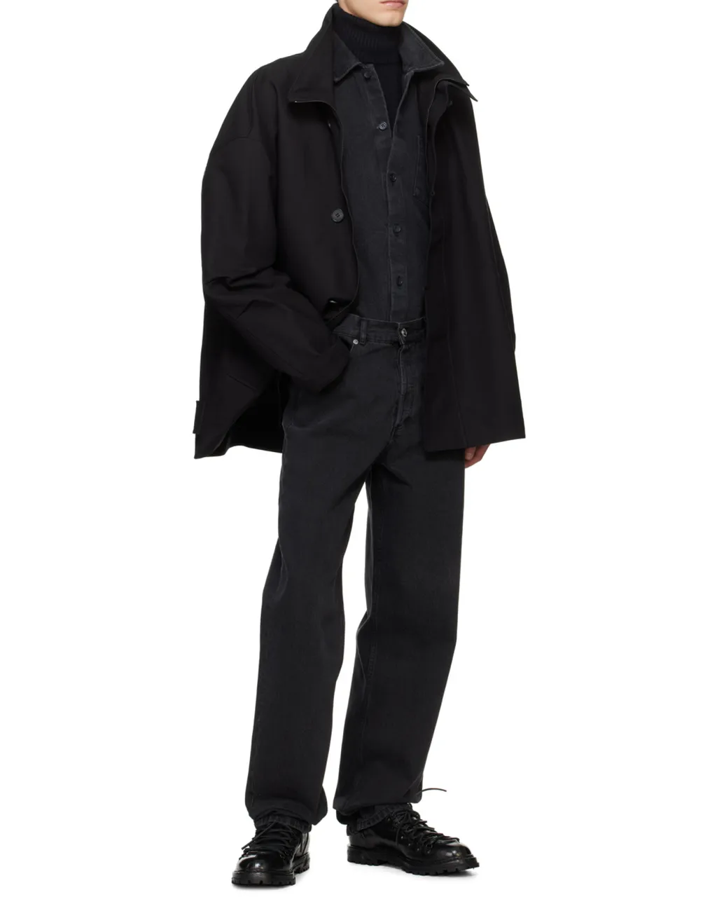 Long-Sleeved Buttoned Shirt