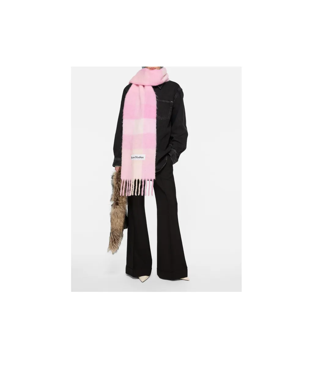 Logo Patch Checked Scarf