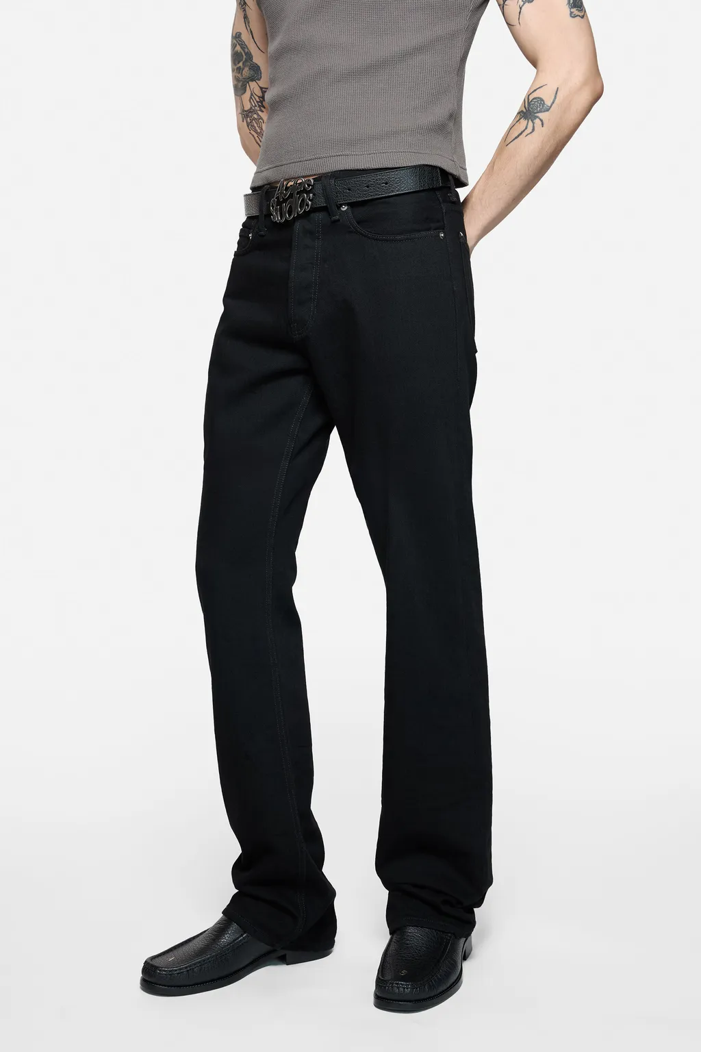Button Detailed Flared Jeans