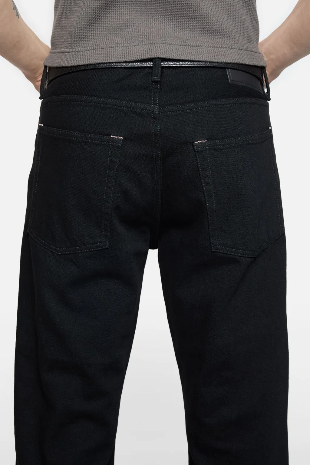 Button Detailed Flared Jeans
