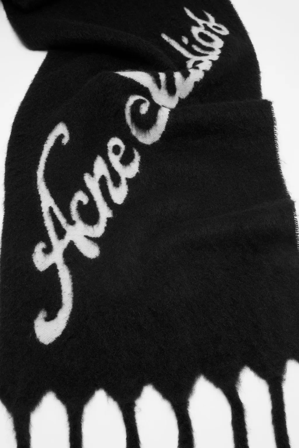 Logo-Detail Fringe Scarf