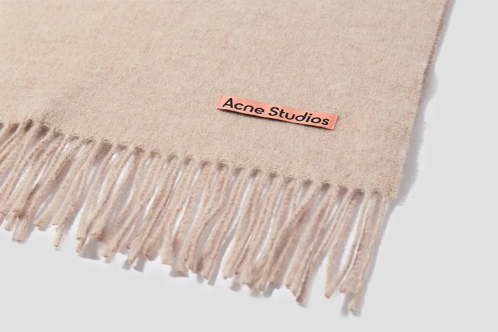 Logo Scarf