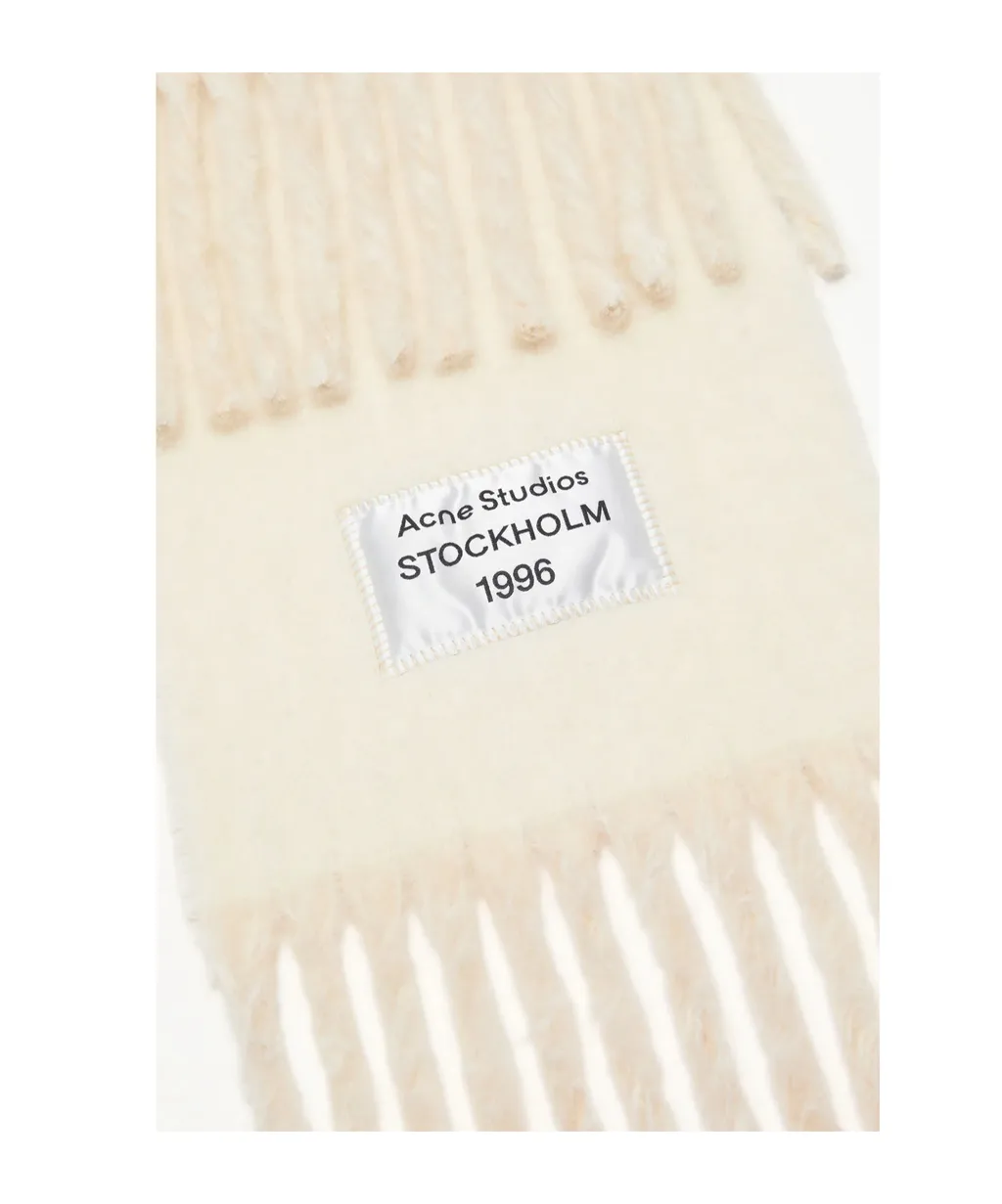 Logo Patch Fringed Scarf