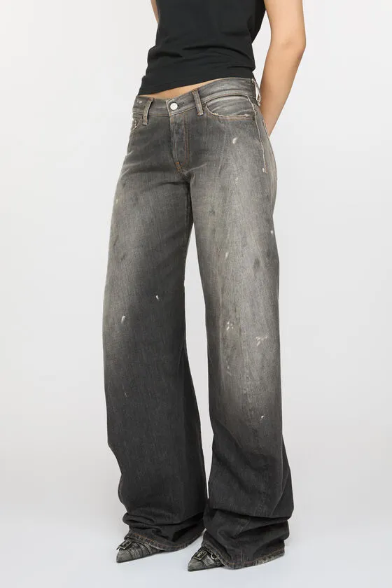 Loose Fit Jeans