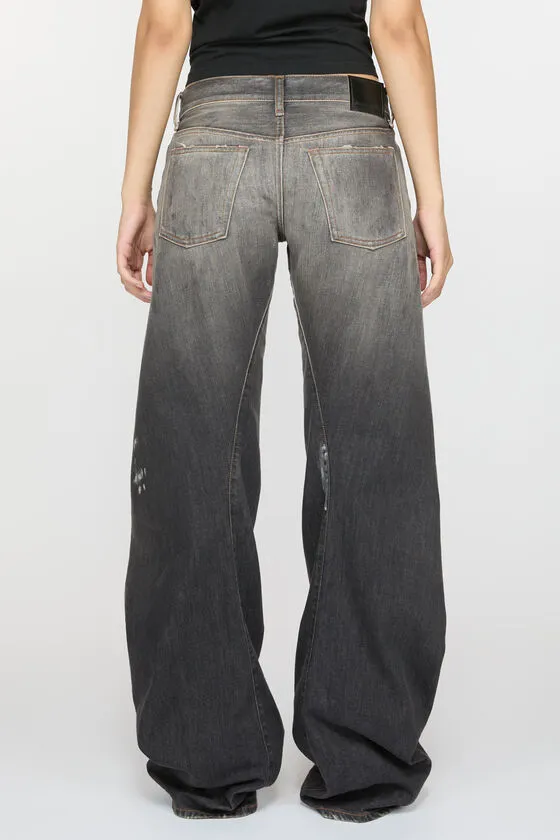 Loose Fit Jeans