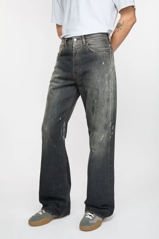 Loose-Fit Distressed Jeans