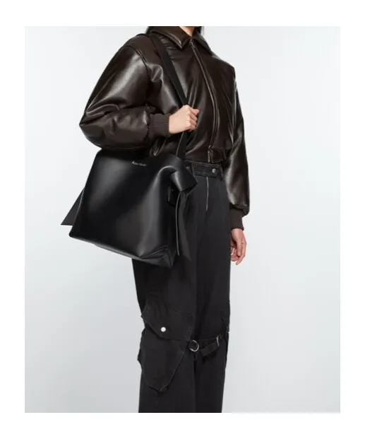 Musubi Midi Shoulder Bag