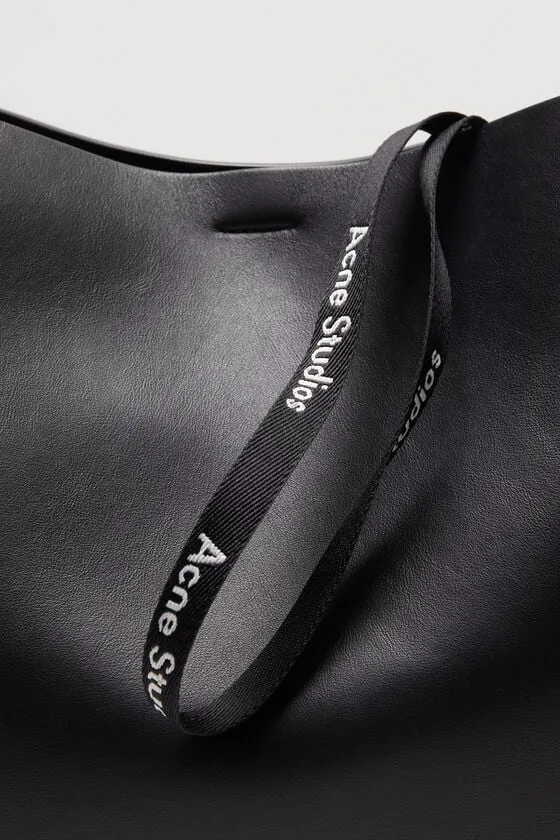 Musubi Midi Shoulder Bag