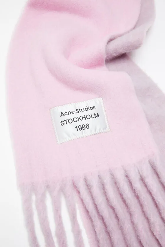Logo Patch Fringed Scarf