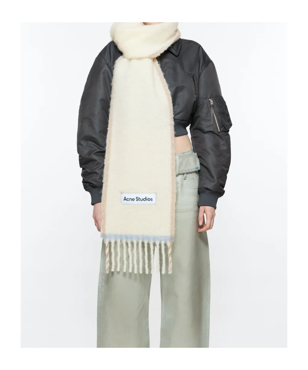 Logo Patch Fringed-Edge Scarf
