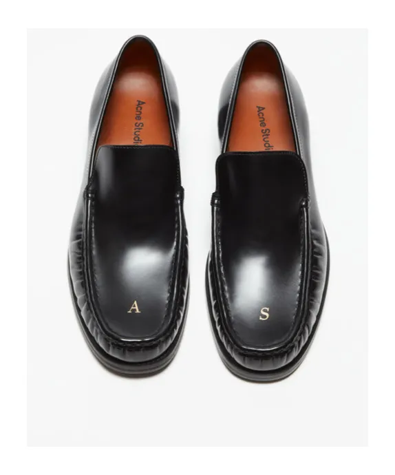 Logo Detailed Round Toe Loafers