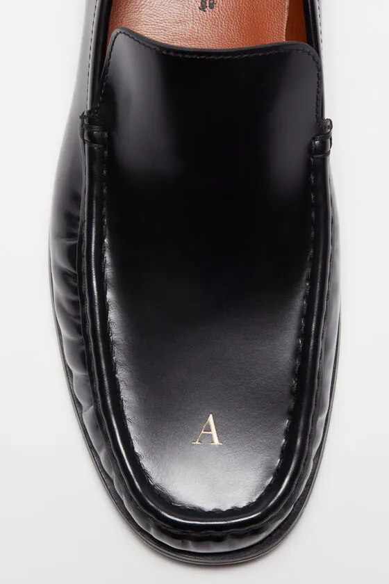 Logo Detailed Round Toe Loafers