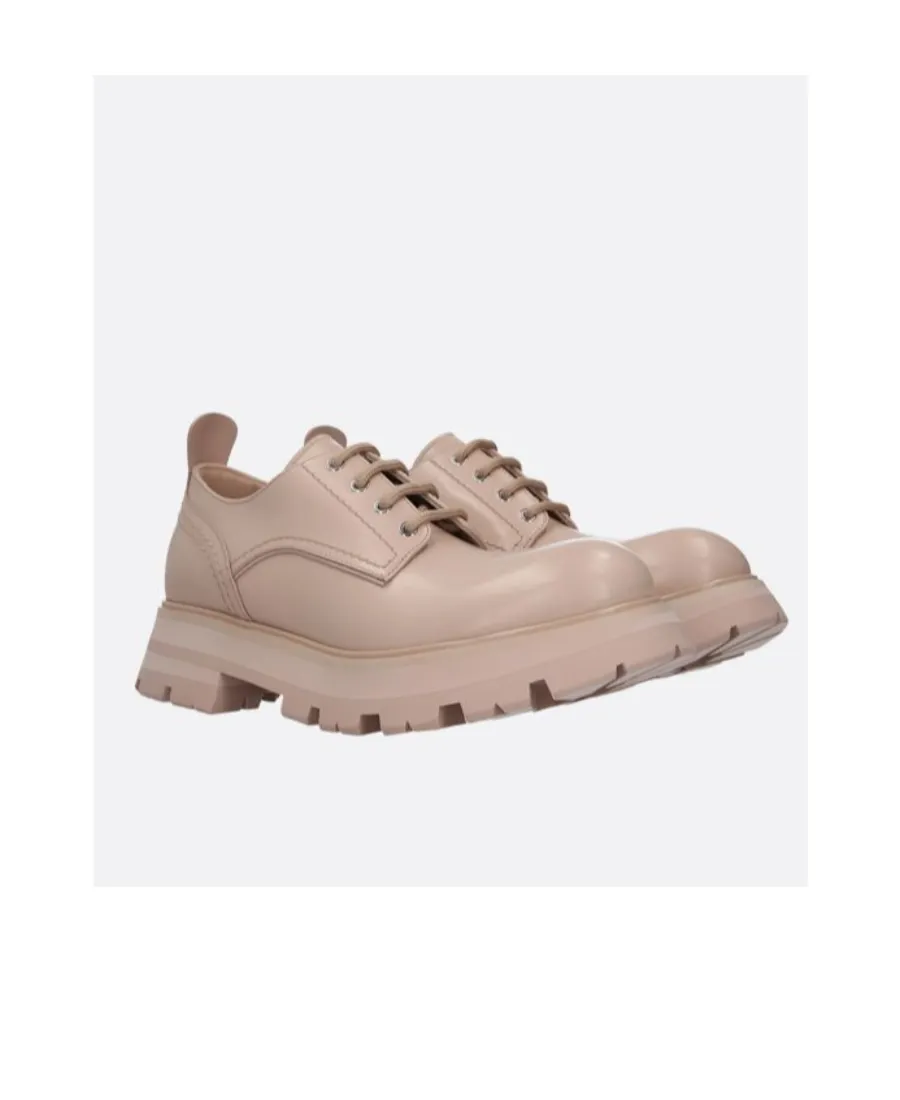 Wander Lace-Up Shoes