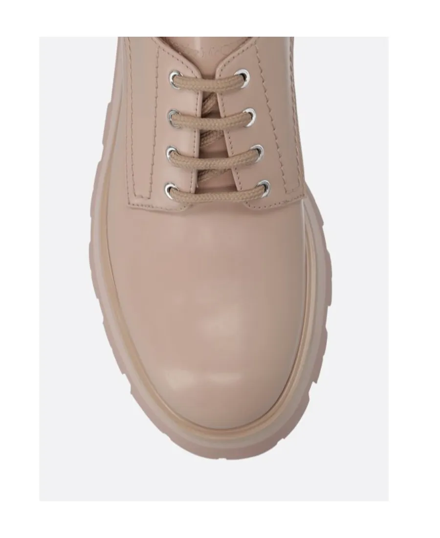 Wander Lace-Up Shoes